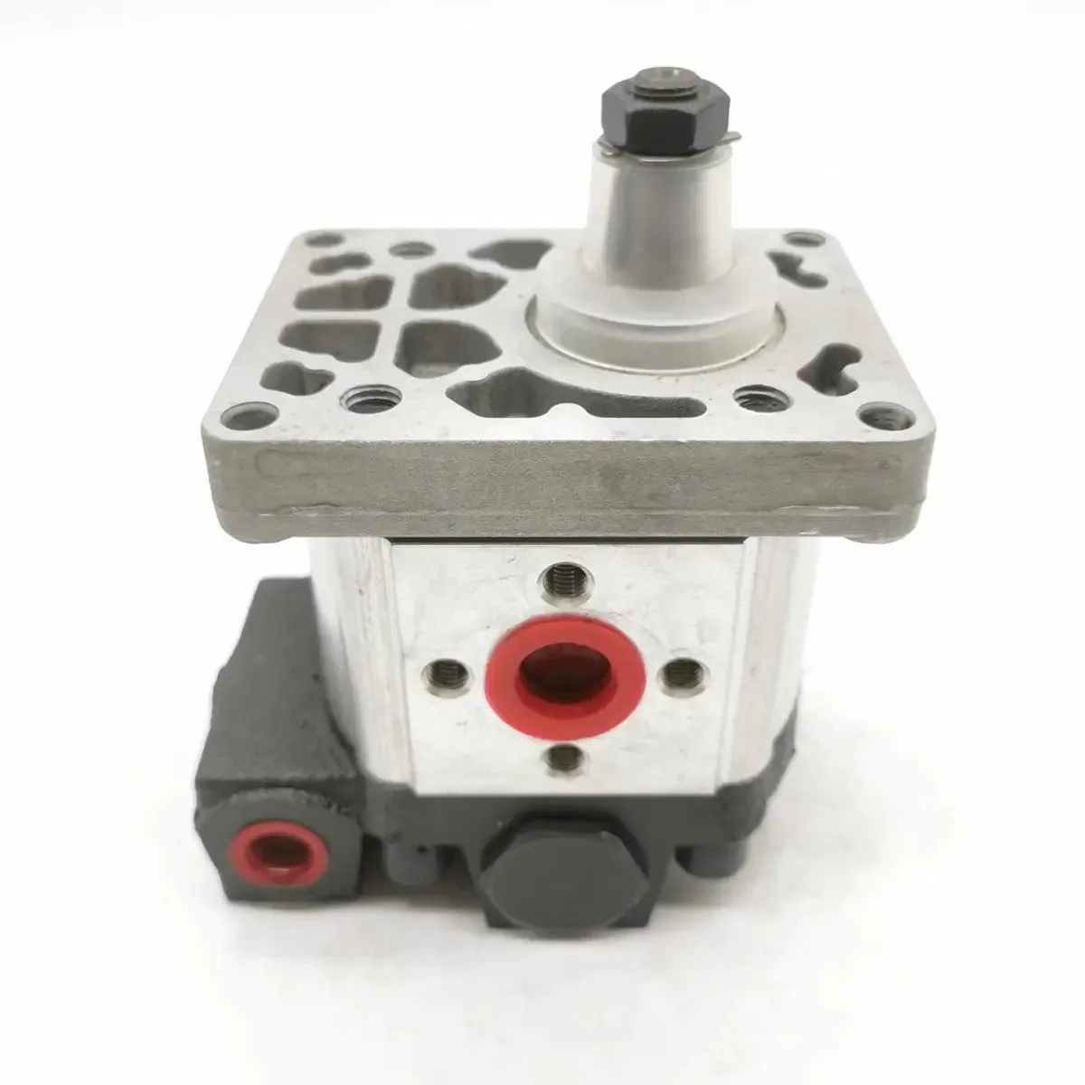 Hydraulic Steering Pump 5180267 for New Holland Tractor TL100 4835 TL70 5635 6635 L65 7635 TL90 TL80